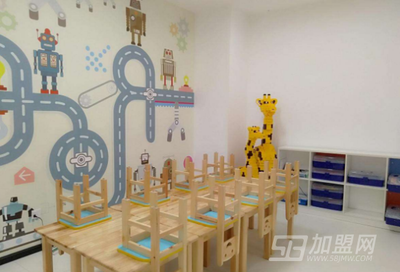 瓦力工厂机器人加盟 开启教育咨询服务新篇章