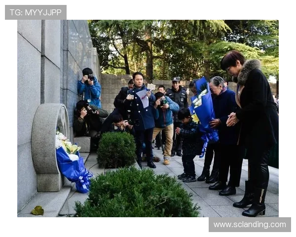 《温柔的守护者》：当白袍披上柔情，她们是生命最初的见证者